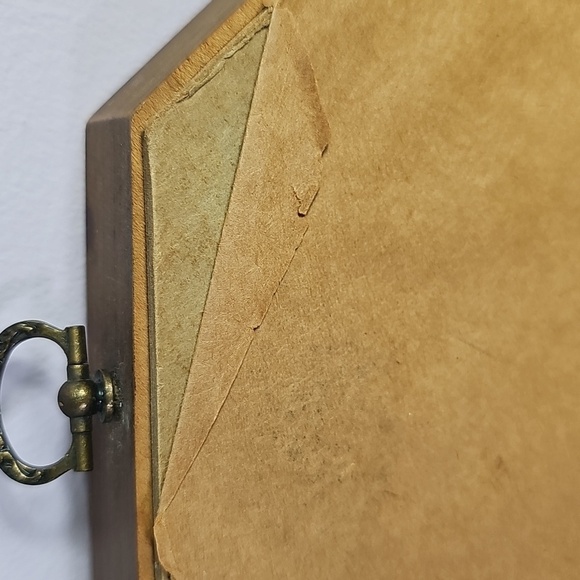 Vintage Octagonal Portrait Frame with Gold and Blue Accents - Picture 6 of 9